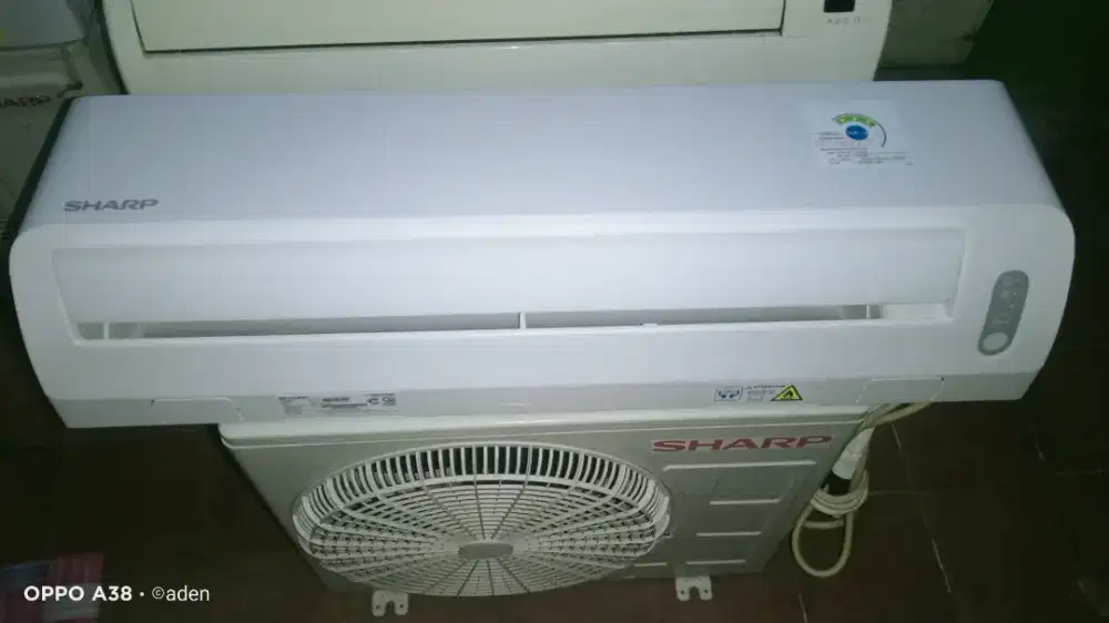 AC Sharp 1/2pk r32 blm lama pakai/ bisa tukar tambah
