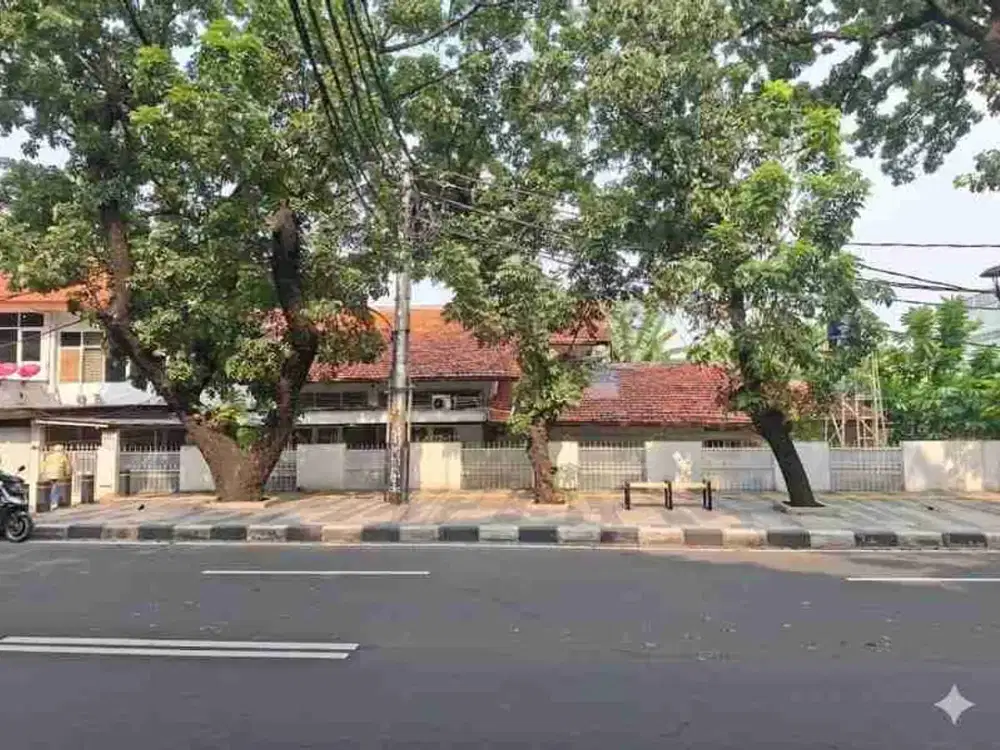 DIJUAL RUMAH STRATEGIS DI WIJAYA KEBAYORAN BARU UNTUK USAHA