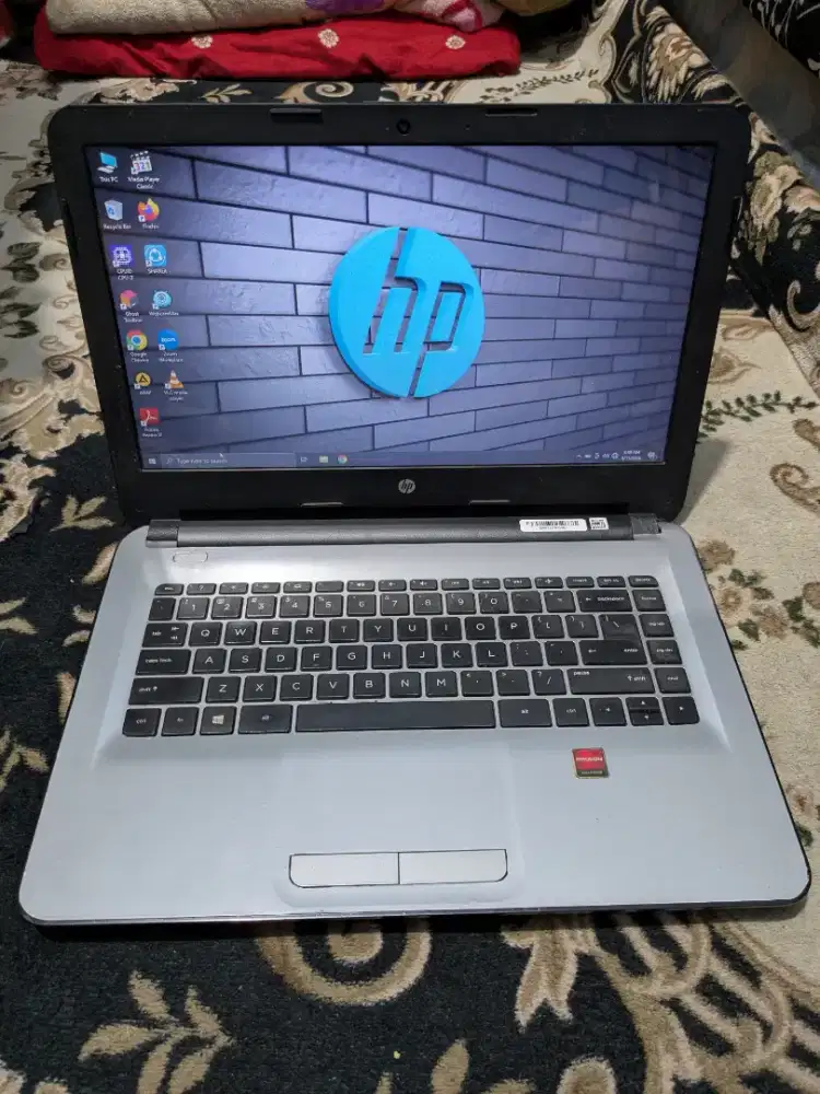Laptop HP 14-AN030TU AMD A6 Quadcore Ram 4 Normalan Tinggal Pake