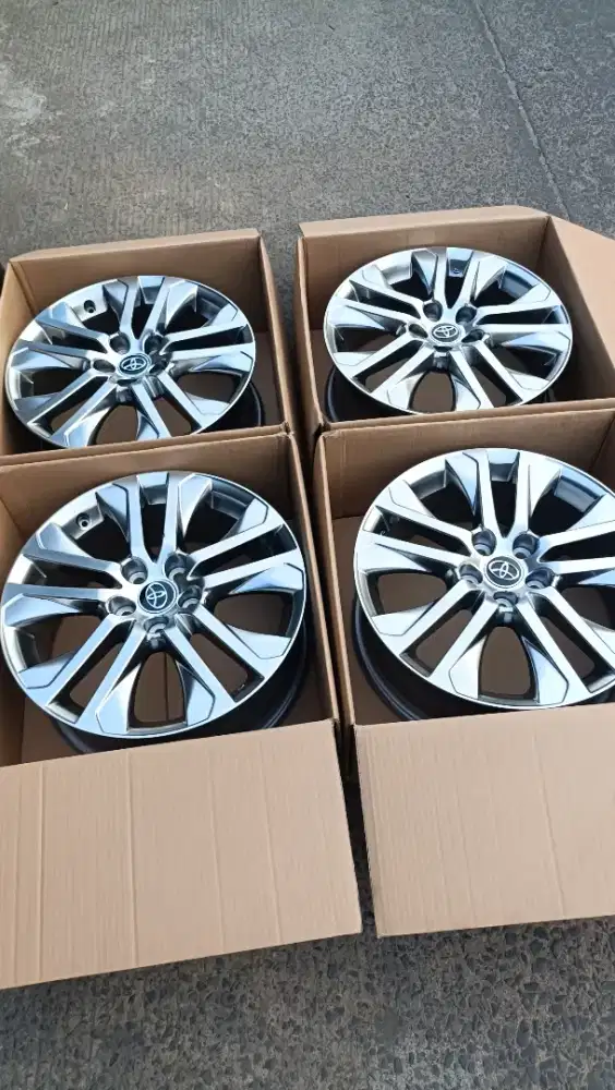 Jual velg Inova zenix tipe Q R18 original