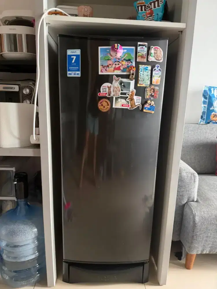 Dijual kulkas 1 pintu merk aqua