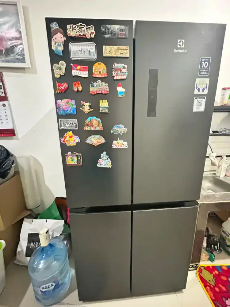 Dijual kulkas 4 pintu elektrolux