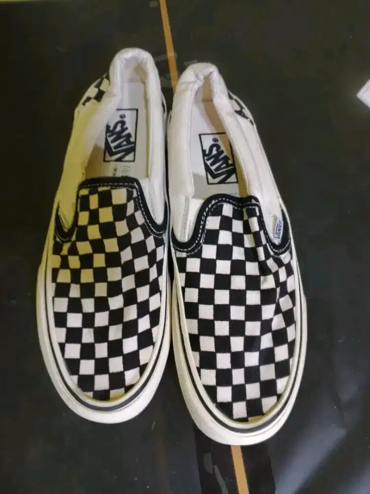 Sepatu vans slip on