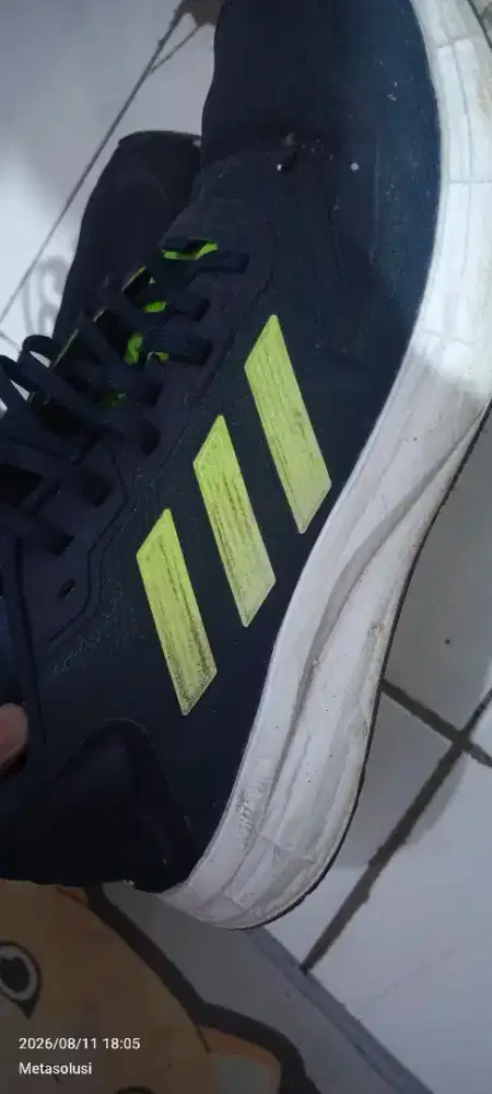 Sepatu Adidas GX7 43
