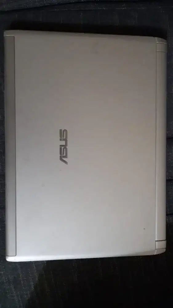 Laptop ASUS barang bagus mulus