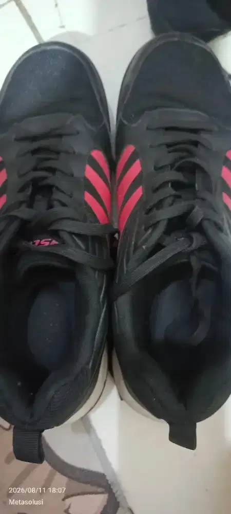 Sepatu Aztec Badminton