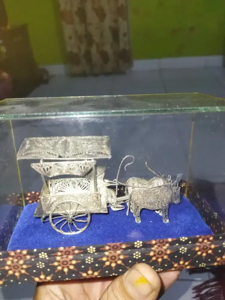 Pajangan lapis perak