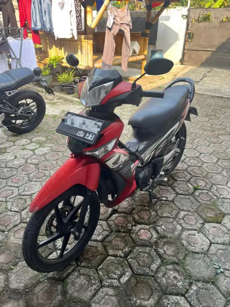 MOTOR SUPRA X 125  JARANG PAKAI