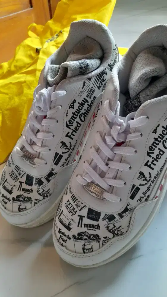 BU JUAL SEPATU!