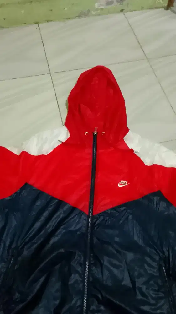 crewneck nya,kondisi bagus² beda beda harganya