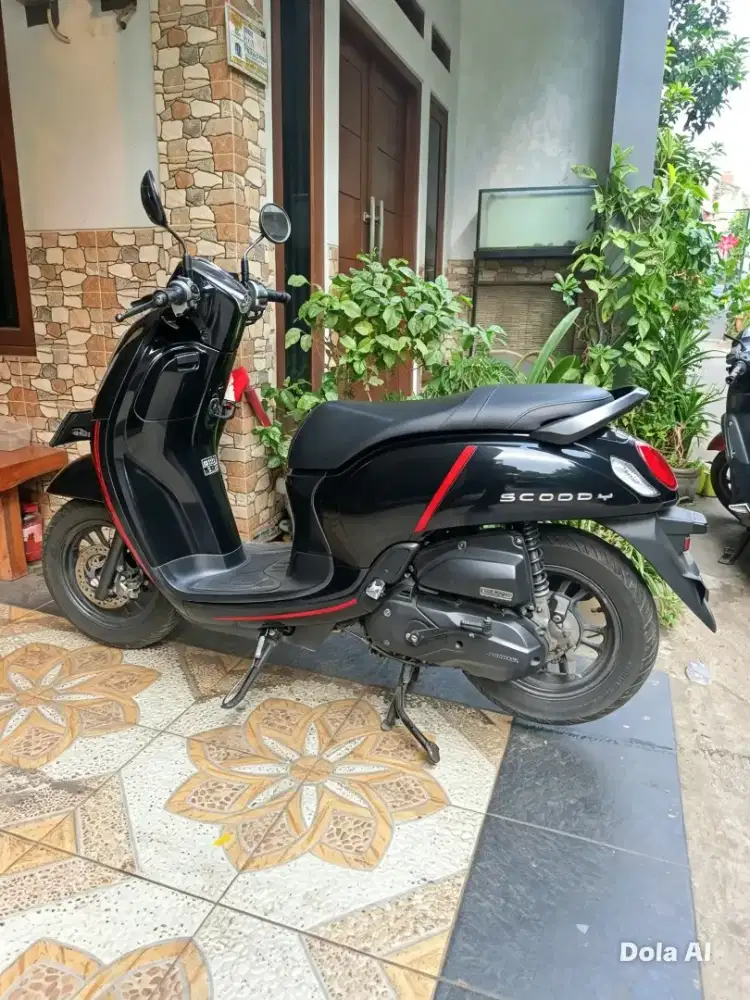 Honda Scoopy 2021 hitam CBS ISS versi tertinggi