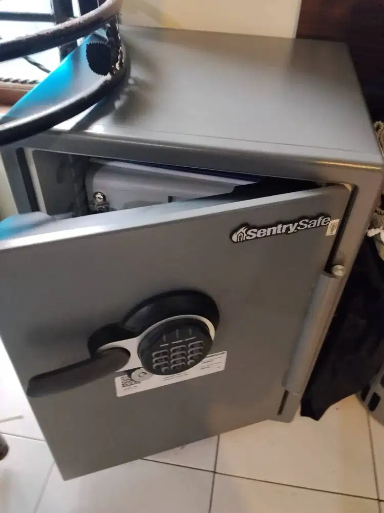 Pake 2 bulan aja bekas kantor