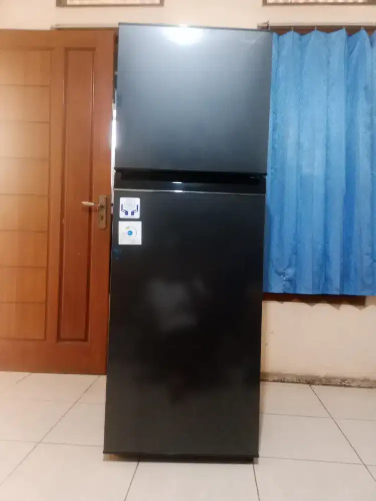 TOSHIBA KULKAS 2 PINTU BARU