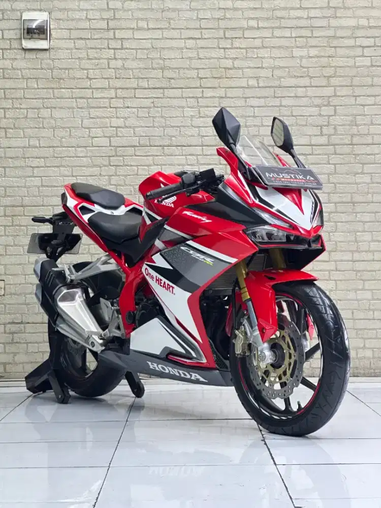 AURA LOOK RACING‼️HONDA CBR 250 PMK 2017 FULLPAPER MULUS LOW KILOMETER