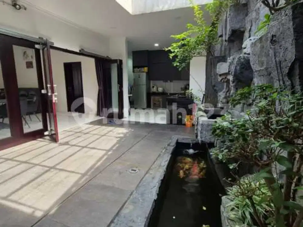 Dijual Rumah yang Nyaman, 1 Lantai dengan Taman Dalam di Cinere