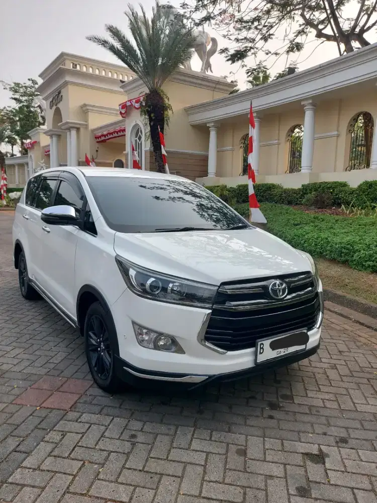 Toyota Innova Venturer diesel AT 2019
