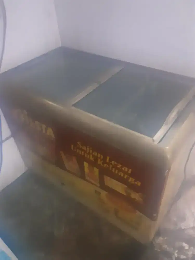 Frezer bekas jualan naget  dan chiken frozen , kondisi mati
