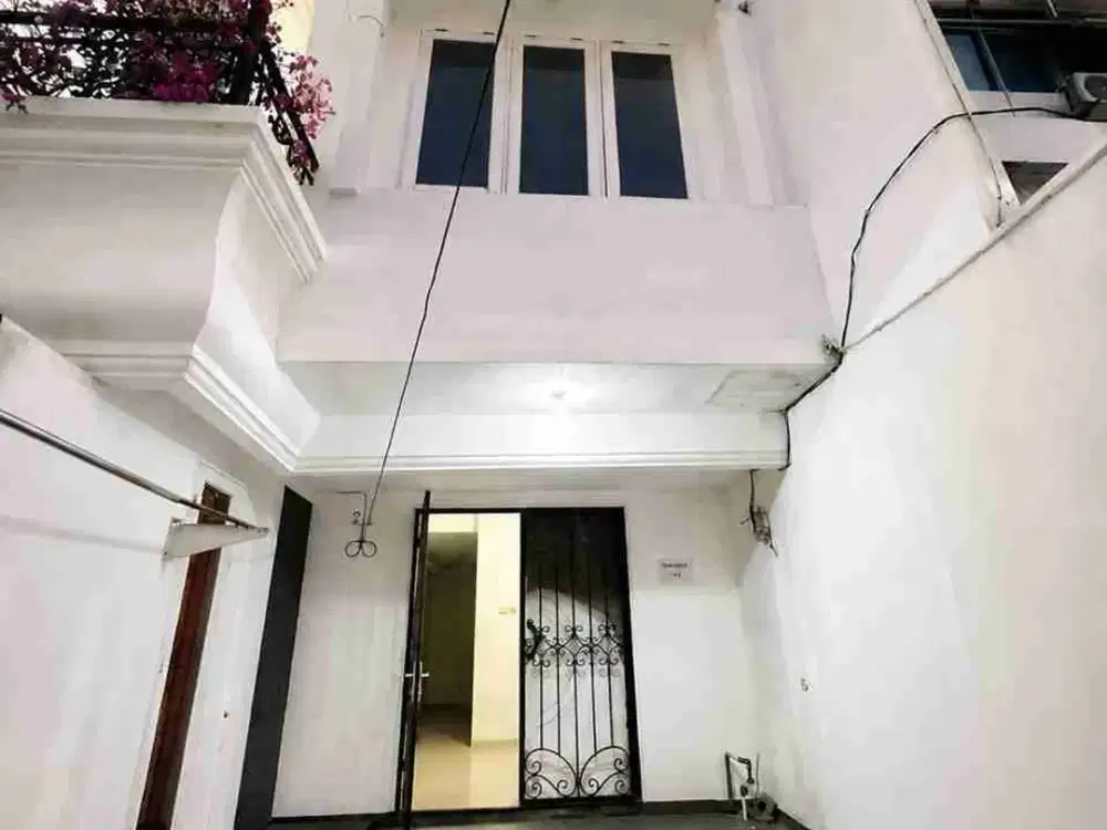 DISEWAKAN RUMAH SUNTER