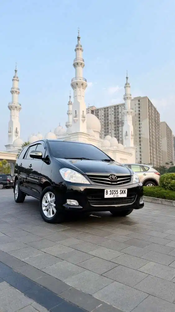 Toyota Kijang Innova 2010 Bensin