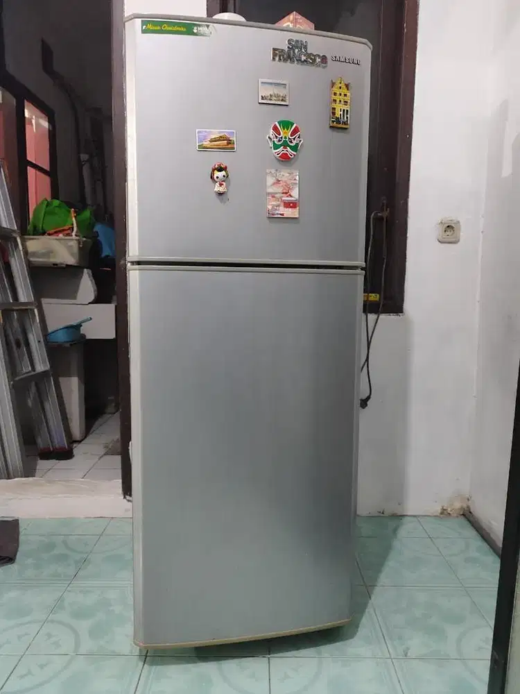 (Kondisi tidak dingin) Kulkas Samsung 2 pintu