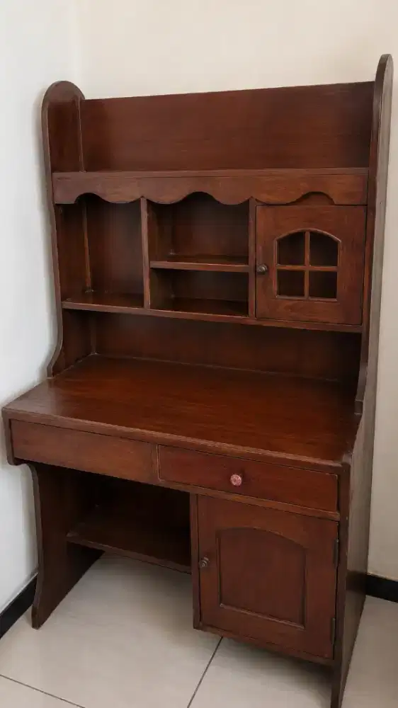 Meja belajar kayu