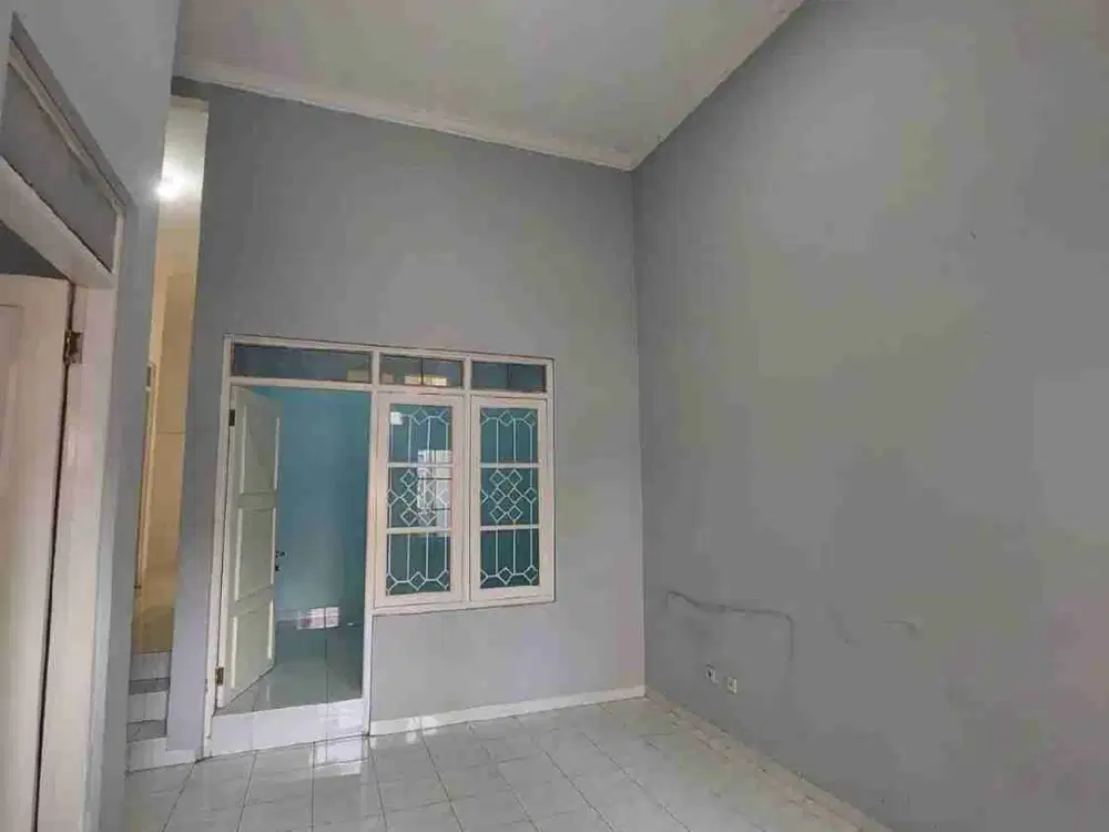 DISEWAKAN RUMAH METLAND PURI