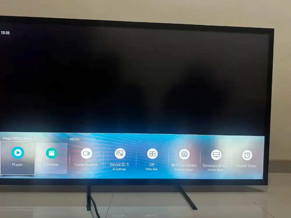 Tv samsung QM55B-T