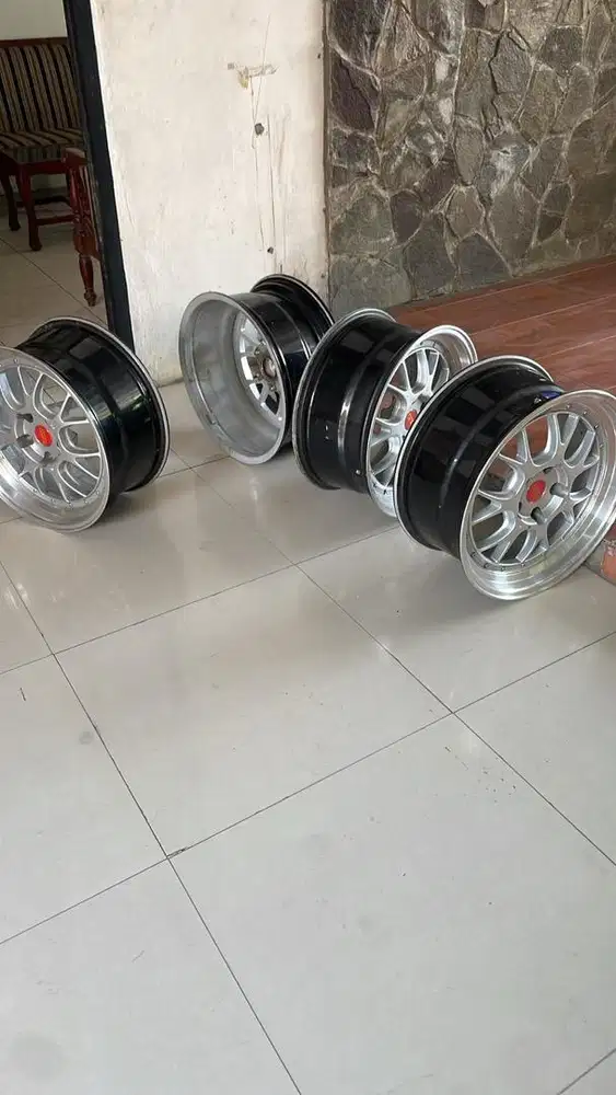 Velg BBS LMR R18 pcd 5x114 et22 lebar 8.5 rata