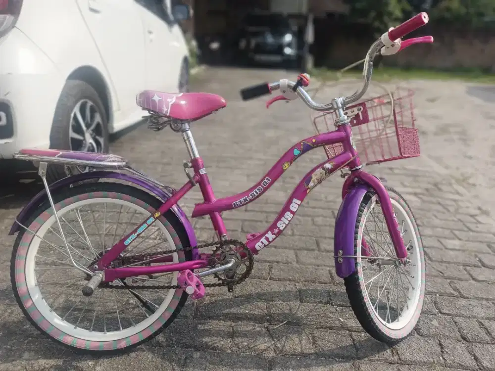 DIJUAL — SEPEDA ANAK CEWEK PINK