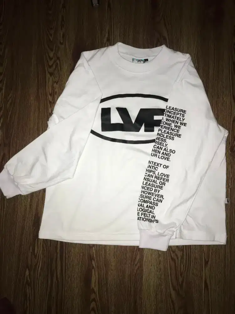 KAOS LENGAN PANJANG LVP