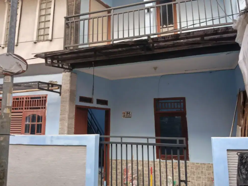 Dijual cepat rumah  2 lt di Cipondoh  Tangerang