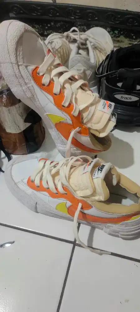 Thrifting sepatu NIKE sacai sportswear size 41