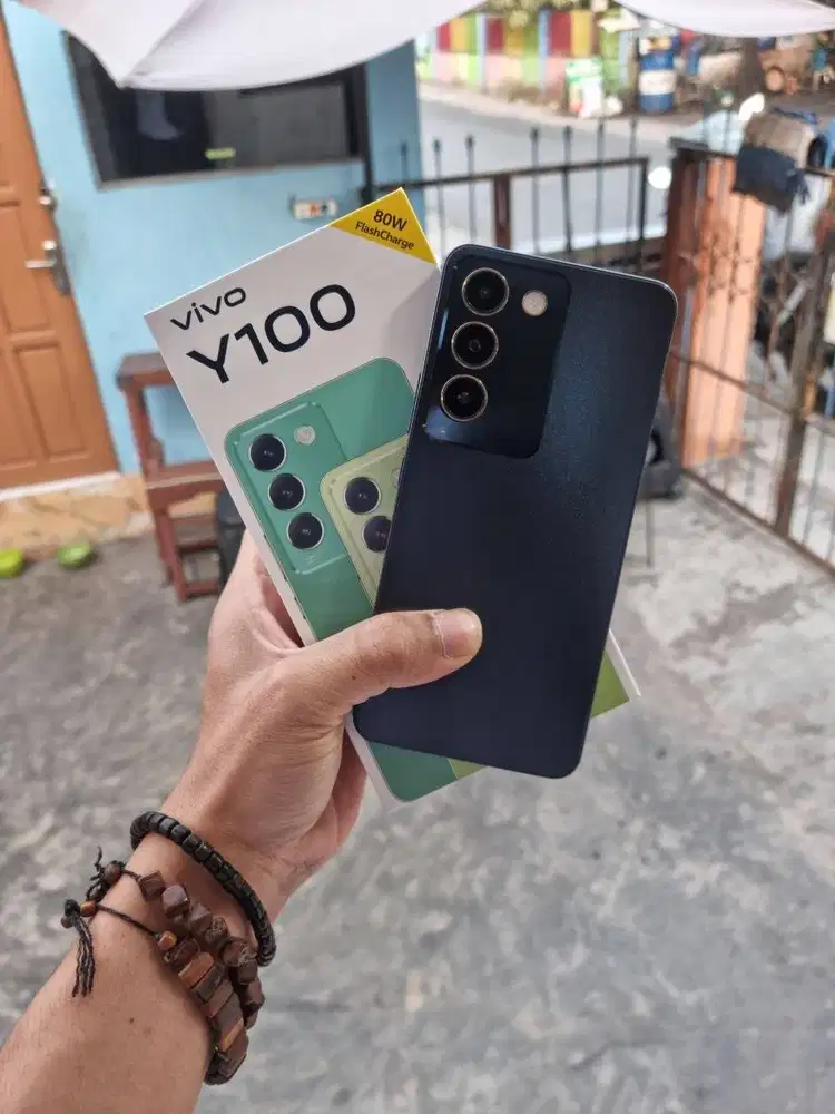 Vivo Y100 4G 8/256GB | Fullset Ori | No Minus | Mulus Siap Pakai