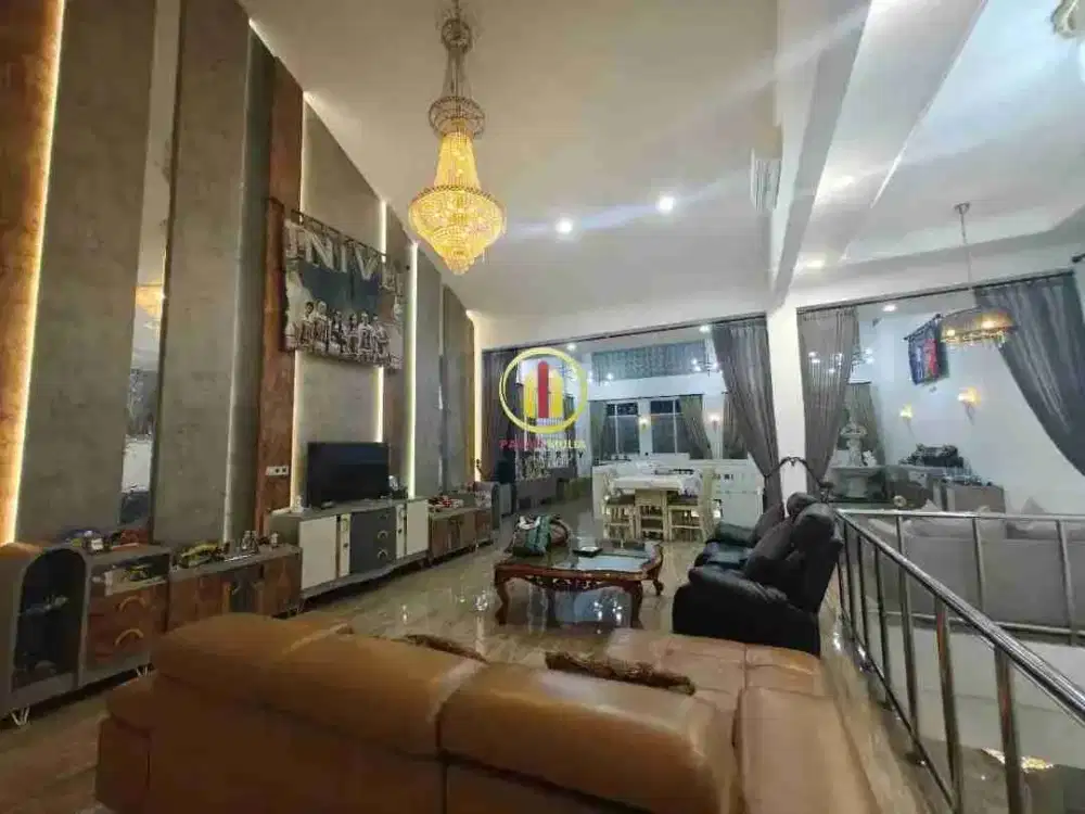 Rumah Lux di Komplek Taman Holis Indah 1 Bandung