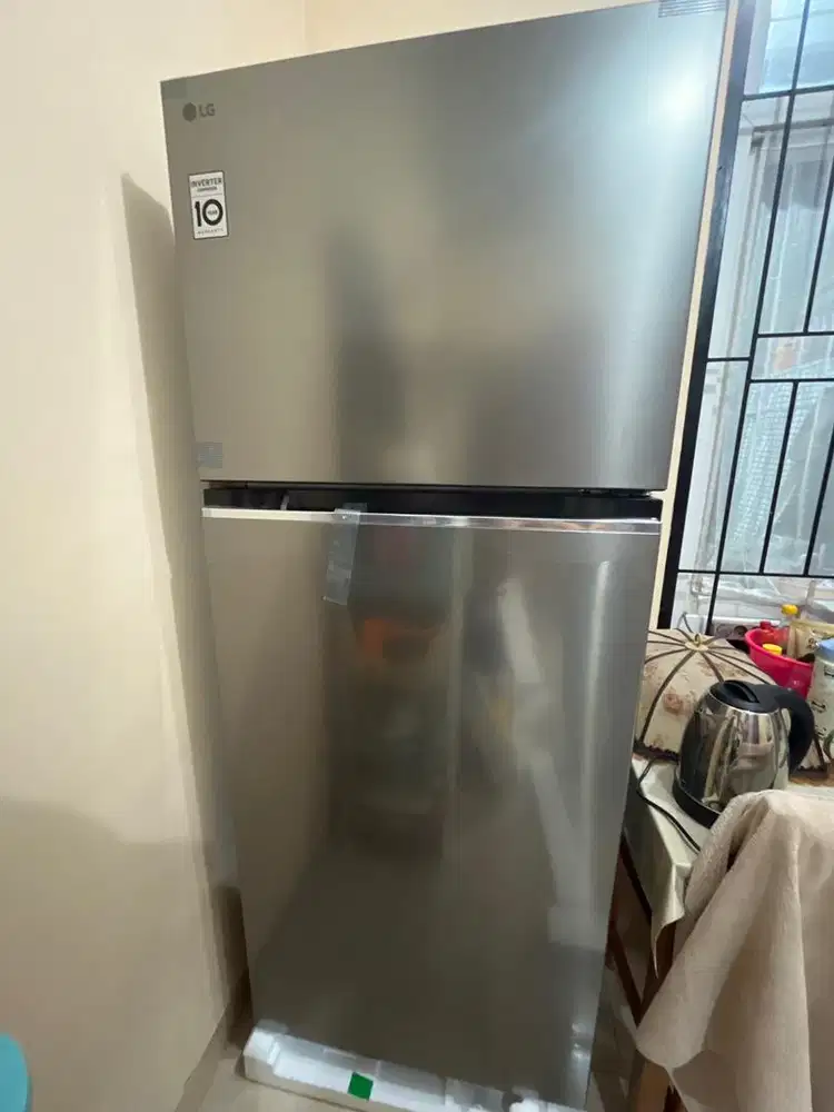 LG Kulkas 2 Pintu 395L / 305L - B392PFFB