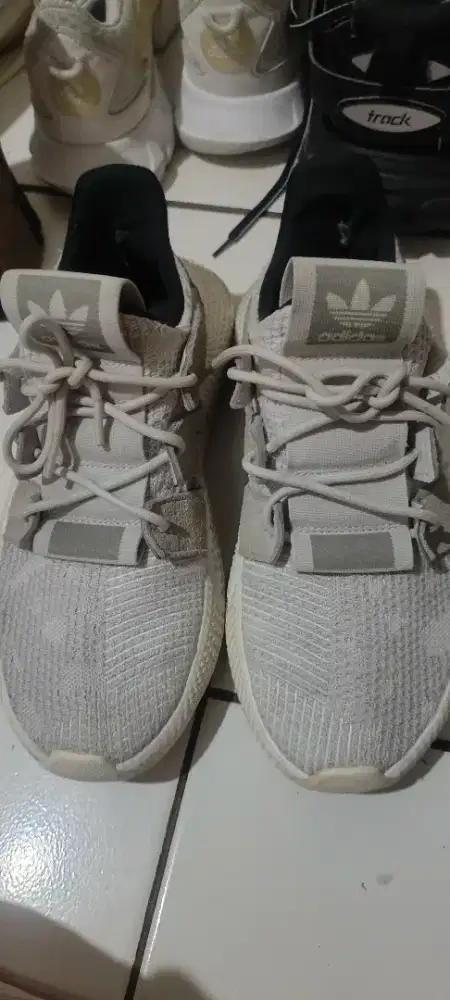 Thrifting sepatu ADIDAS insole 25,5