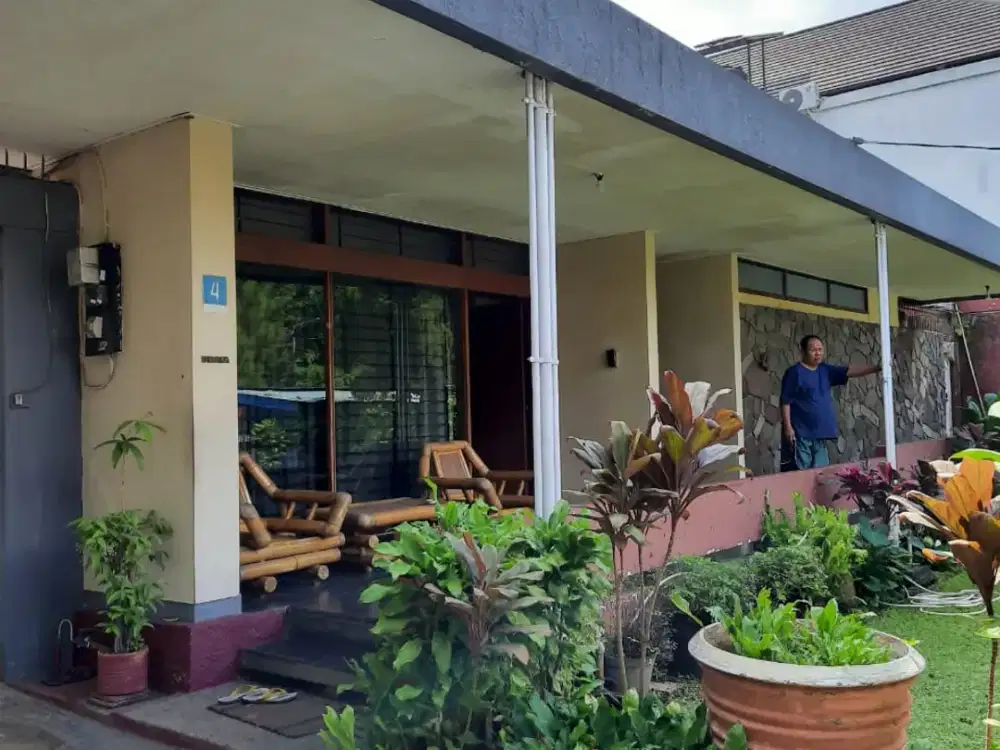 Dijual Rumah di pusat Kota Bandung Sayap Riau, R.E Martadinatha, Tanah Luas, Lokasi Super Strategis