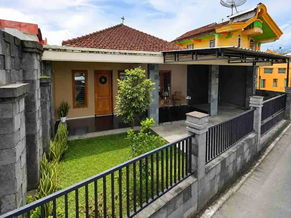 RUMAH BESAR SIAP HUNI STRATEGIS DEKAT SMA 2 DAN RINDAM MAGELANG