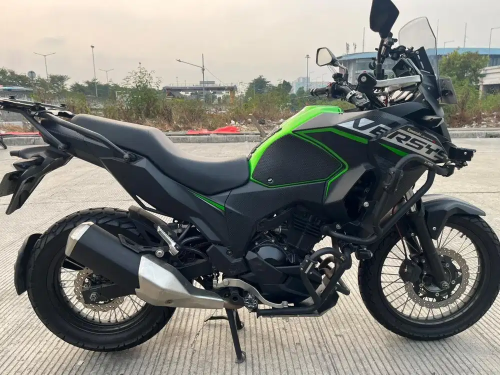 Kawasaki versys 250 tahun 2022