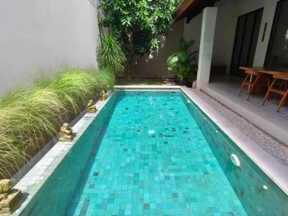 VILLA COZY DENGAN TAMAN LUAS DI SEMINYAK BADUNG