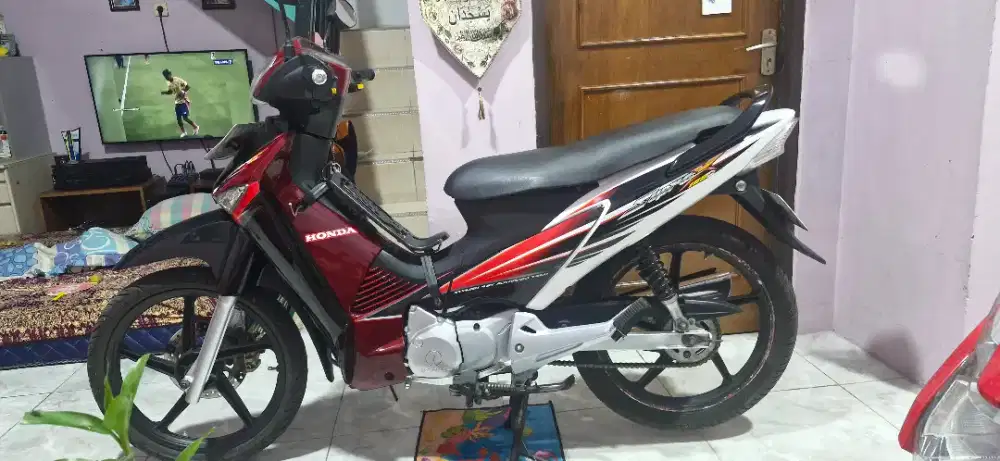 Supra X 125. Tahun 2005 Single Disk.