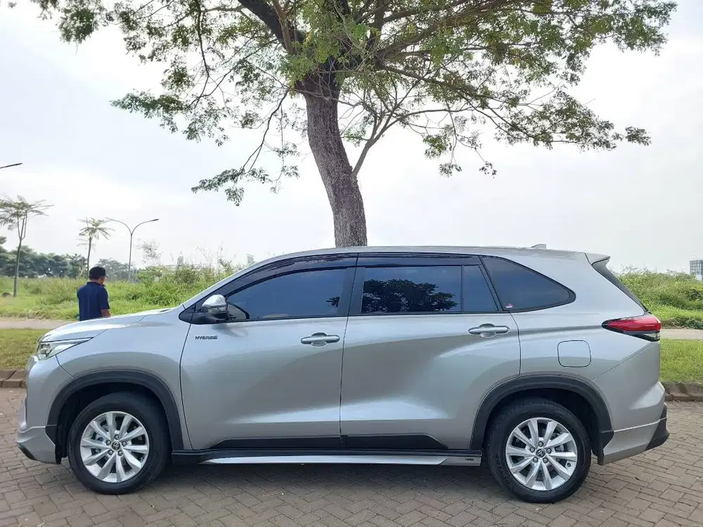 toyota avanza 1.5 veloz bensin AT