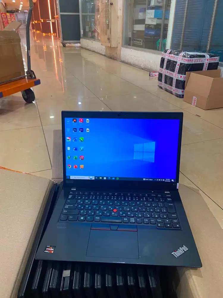 Laptop X13 lenovo Ryzen 5 4650 RAM 32gb gaming desain thn 2021 T