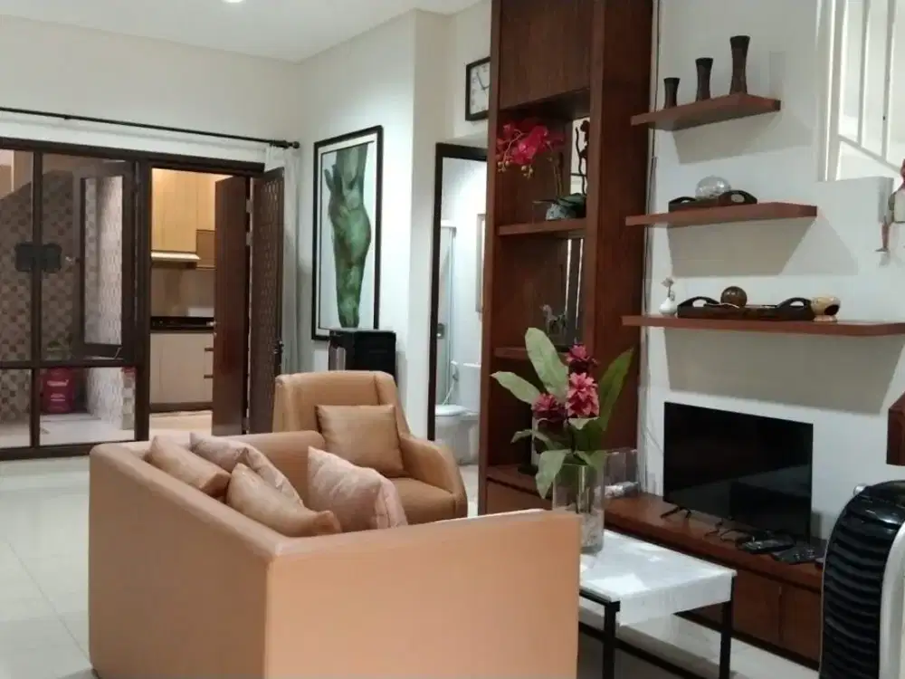 No Cobroke. SIAP HUNI - FULL FURNISHED CAKEP Rumah di MOZIA - BSD City