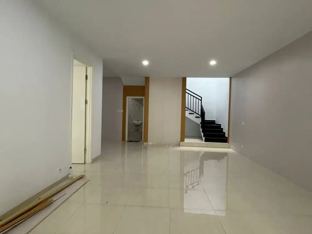 No Cobroke. Dijual Rumah di Hylands, Greenwich, BSD