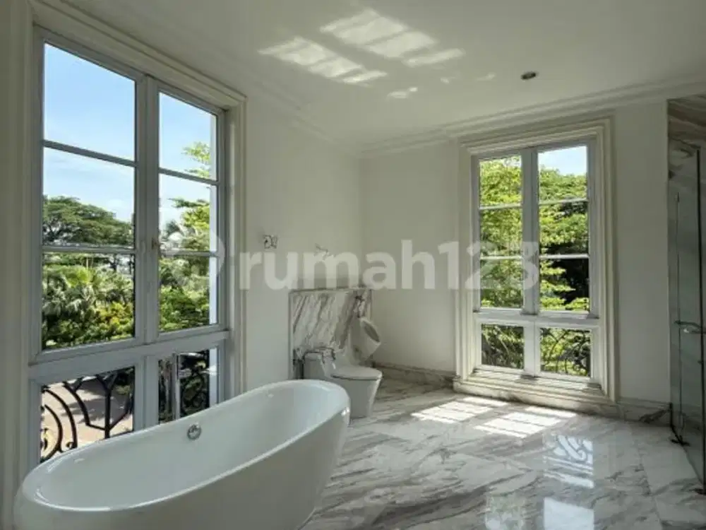 Dijual Rumah Mewah Private Pool di Cluster Tiara Pondok Hijau Golf Gading Serpong