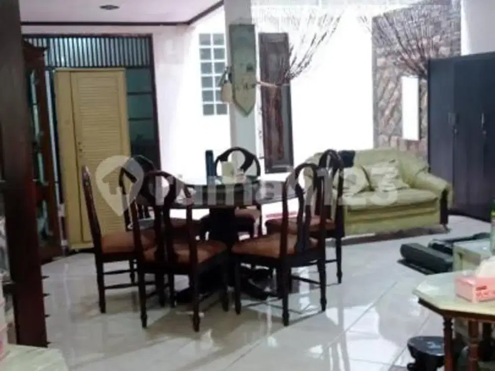 Rumah, 2 Lantai, SHM, di Sektor 1 - Bintaro