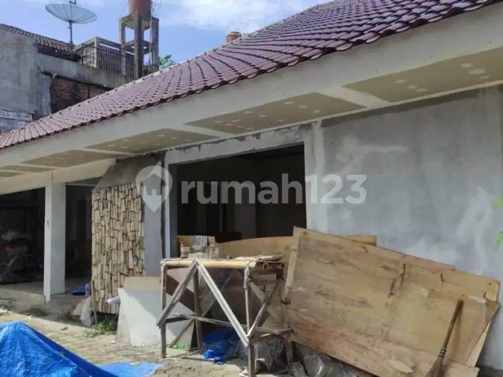 Tanah + Bangunan, Bentuk Tanah L Ngantong, SHM, di Bintaro