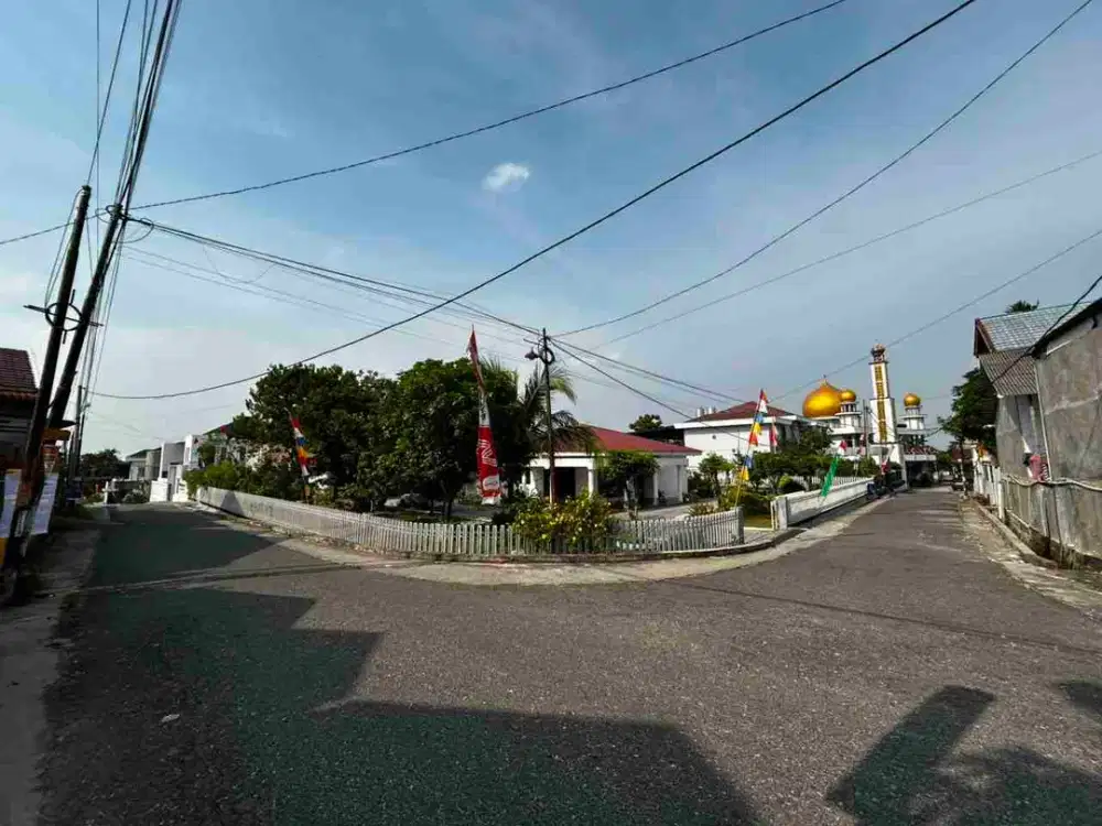 Dijual Rumah Lama di Jl. Lobak