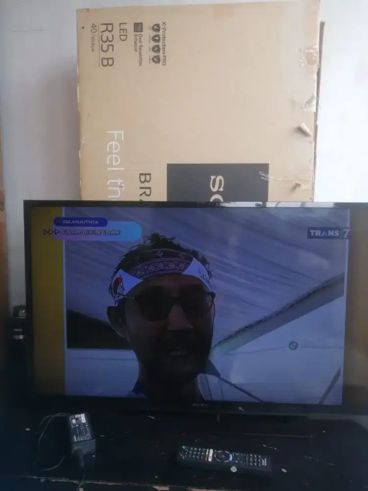 Tv sony 40 inchi